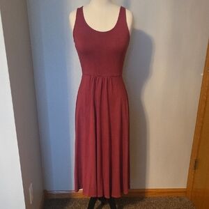 Chic Sleeveless Burgundy Midi Dress